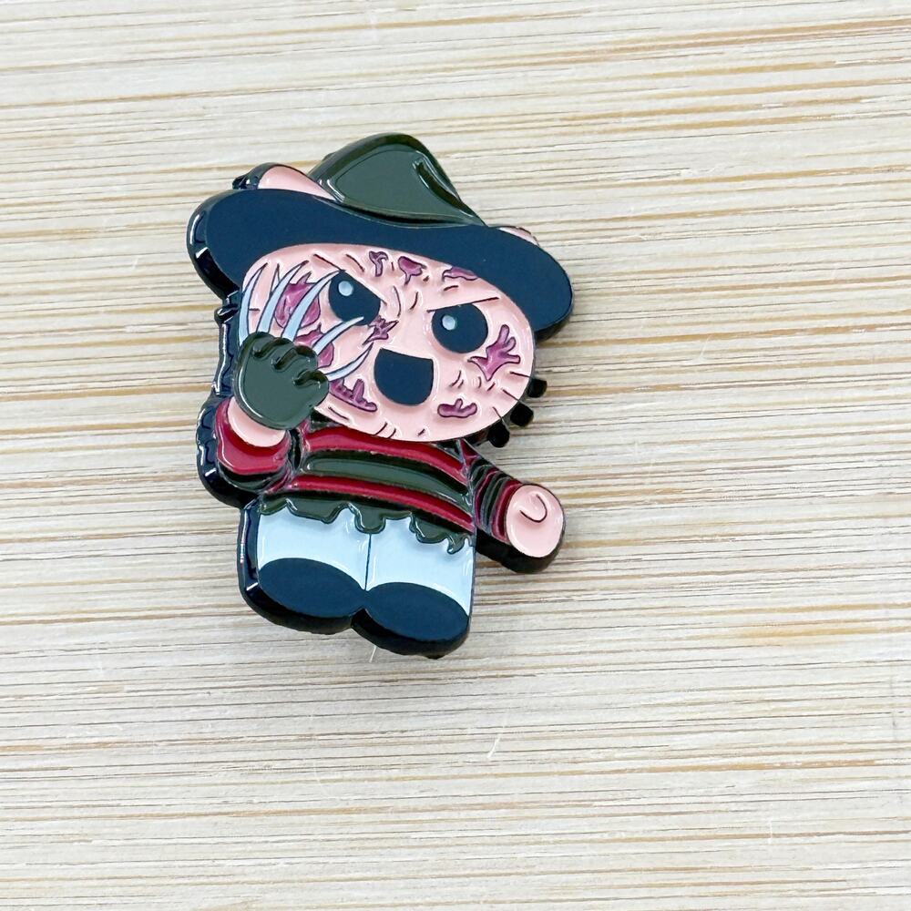Freddy Cat Enamel Pin, Horror Movie Pin, Nostalgia Collectible Pin, Retro, 90's
